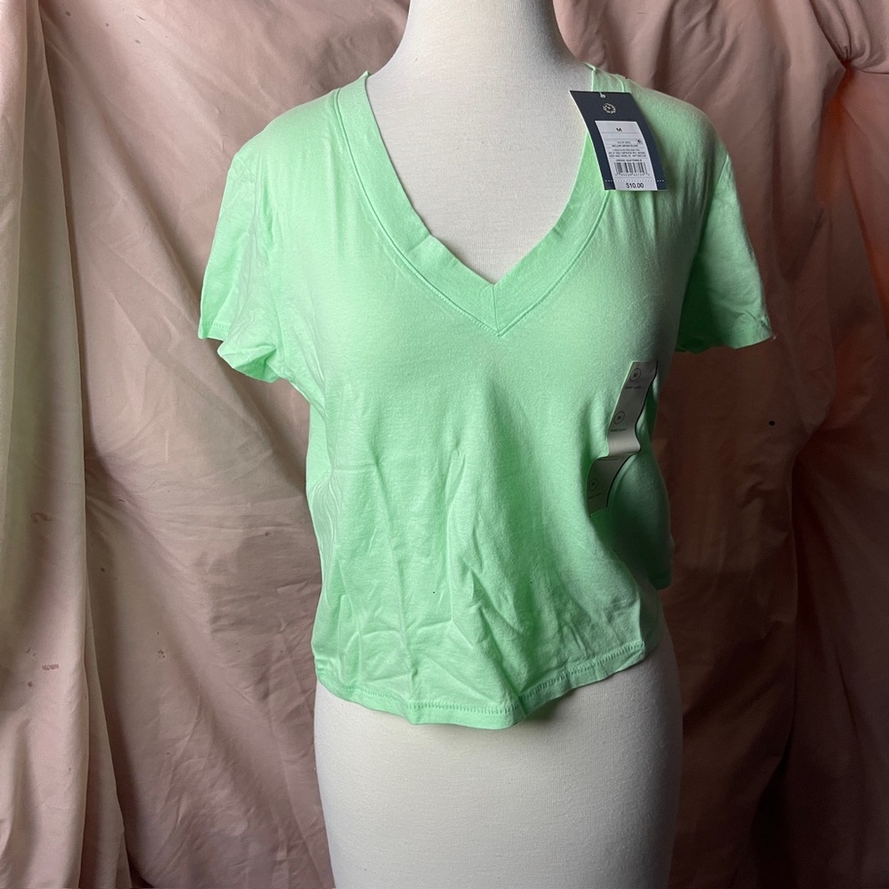Universal Thread Light Green V-Neck Tee